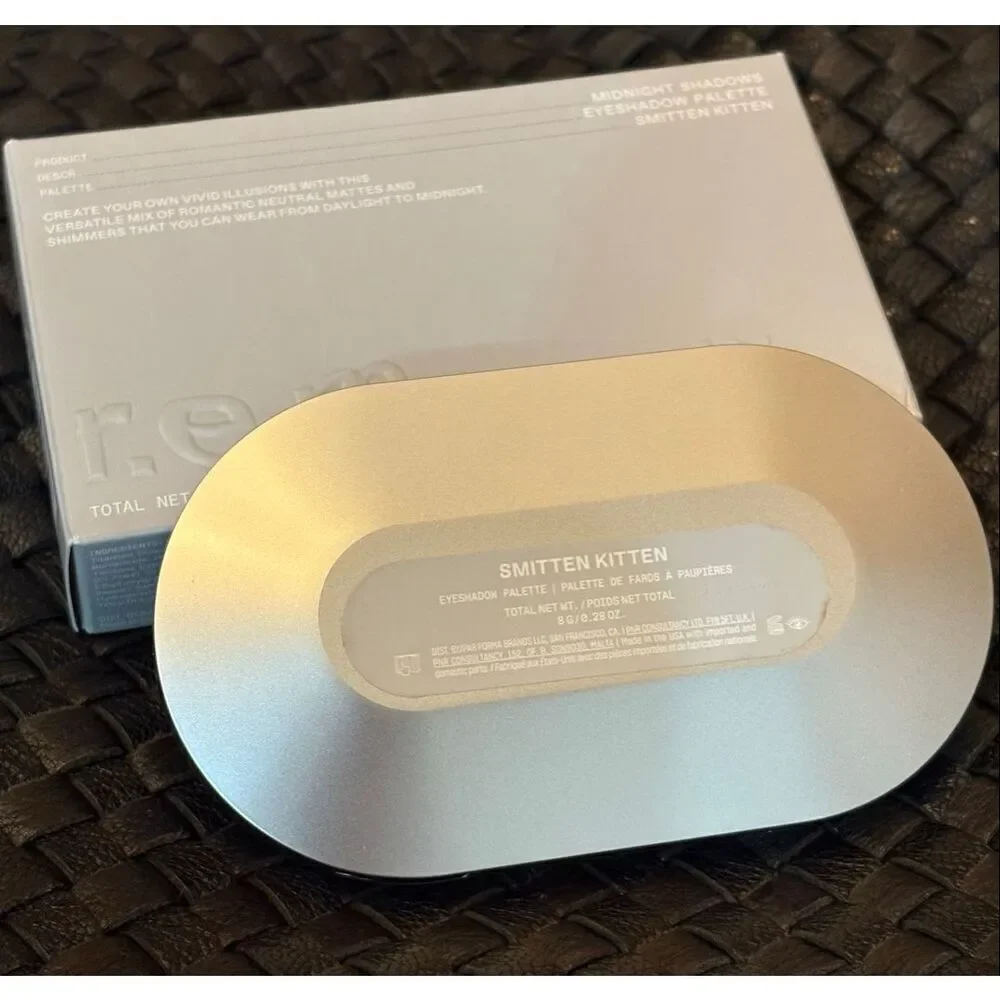 r.e.m. Beauty - NWTIB Midnight Shadows Eyeshadow Palette in 